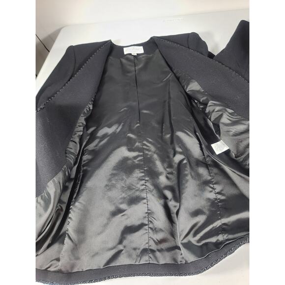 Lord & Taylor Black Wool 2 Button Jacket Blazer Coat Lined Gold Buttons 6 P - Picture 3 of 4